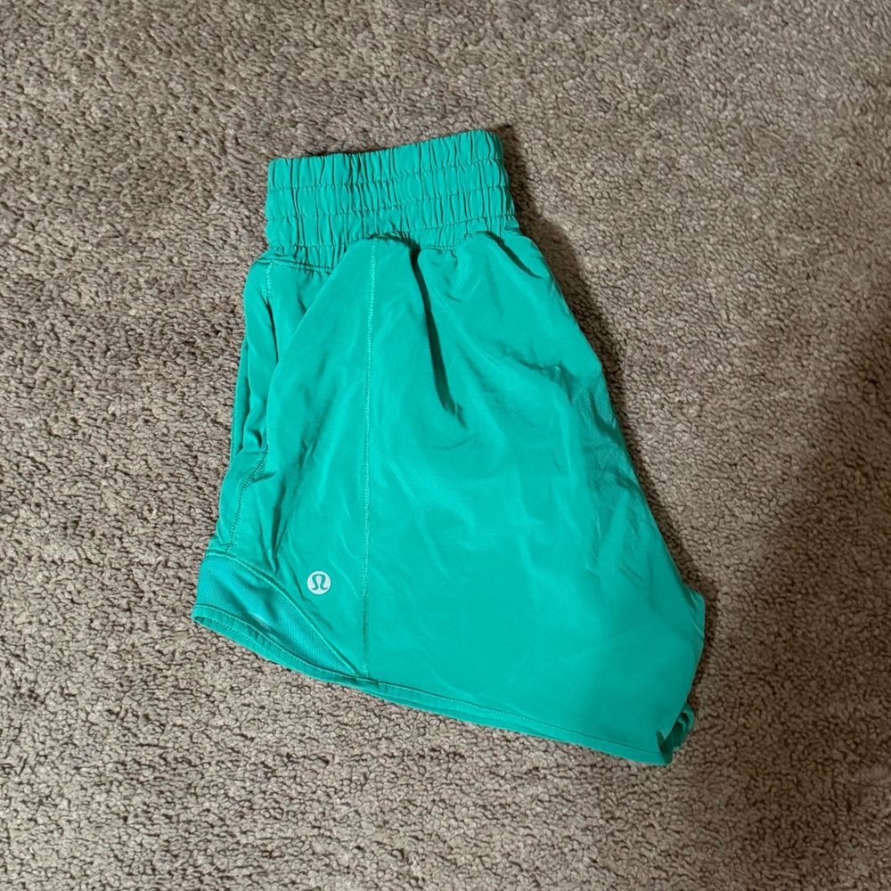 Lululemon Hotty Hot Shorts High Rise 4” Kelly Green Size 2